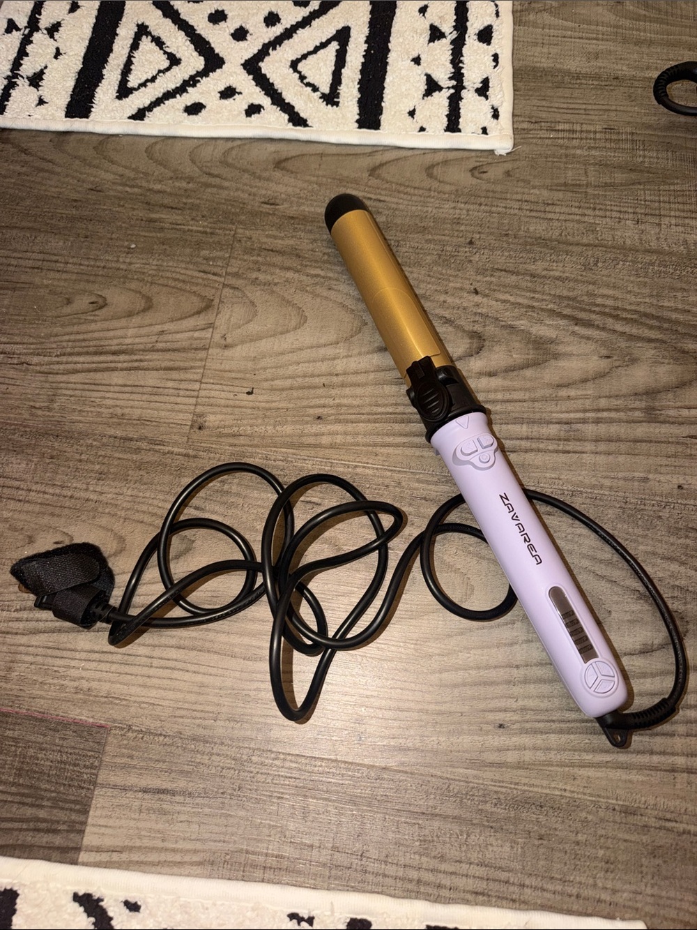 NEVER USED beachwaver doupe works the exact same 1.5 inch barrel